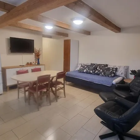 Rytterstuen - Velindrettet, Praktisk Og Perfekt Til Handvaerkere * Helsinge